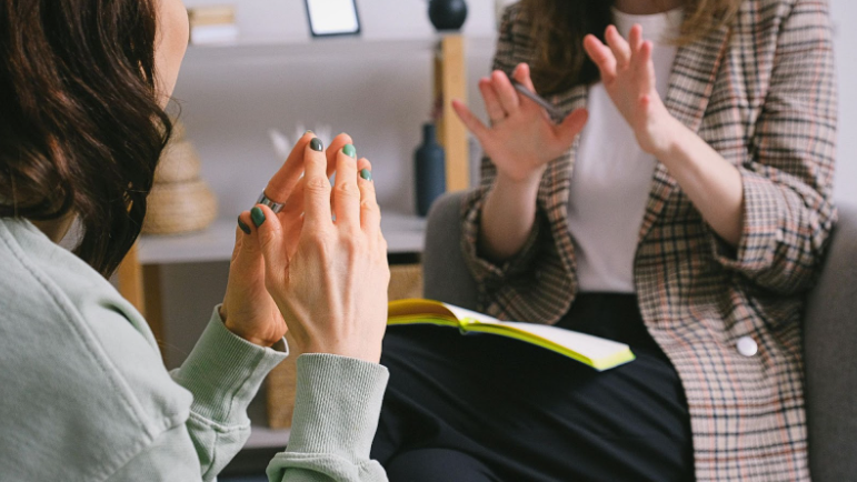What are the Top 10 Psychotherapy Myths You Should Ignore 1 Lady heaving psychotherapy